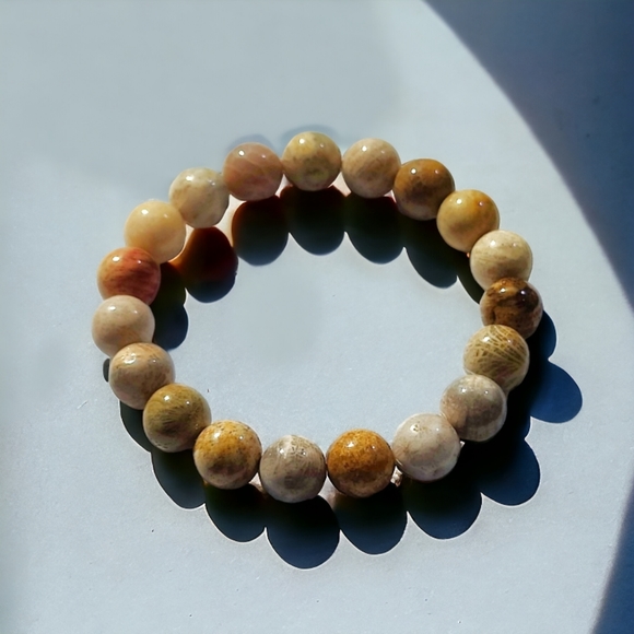 Coral Jade Bracelet - Natural Stones Unisex - Picture 2 of 3